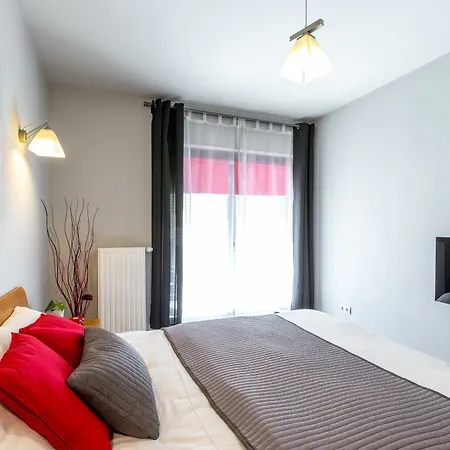 Friendhouse - Center *