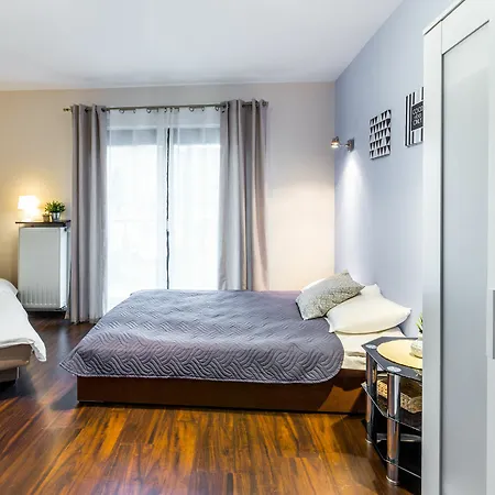 Friendhouse - Center